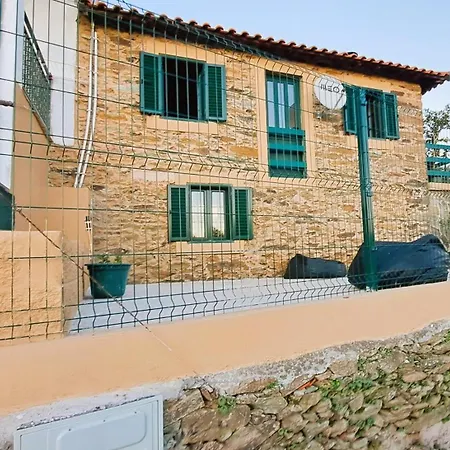 Casa Da Pedra بيت للعطل *